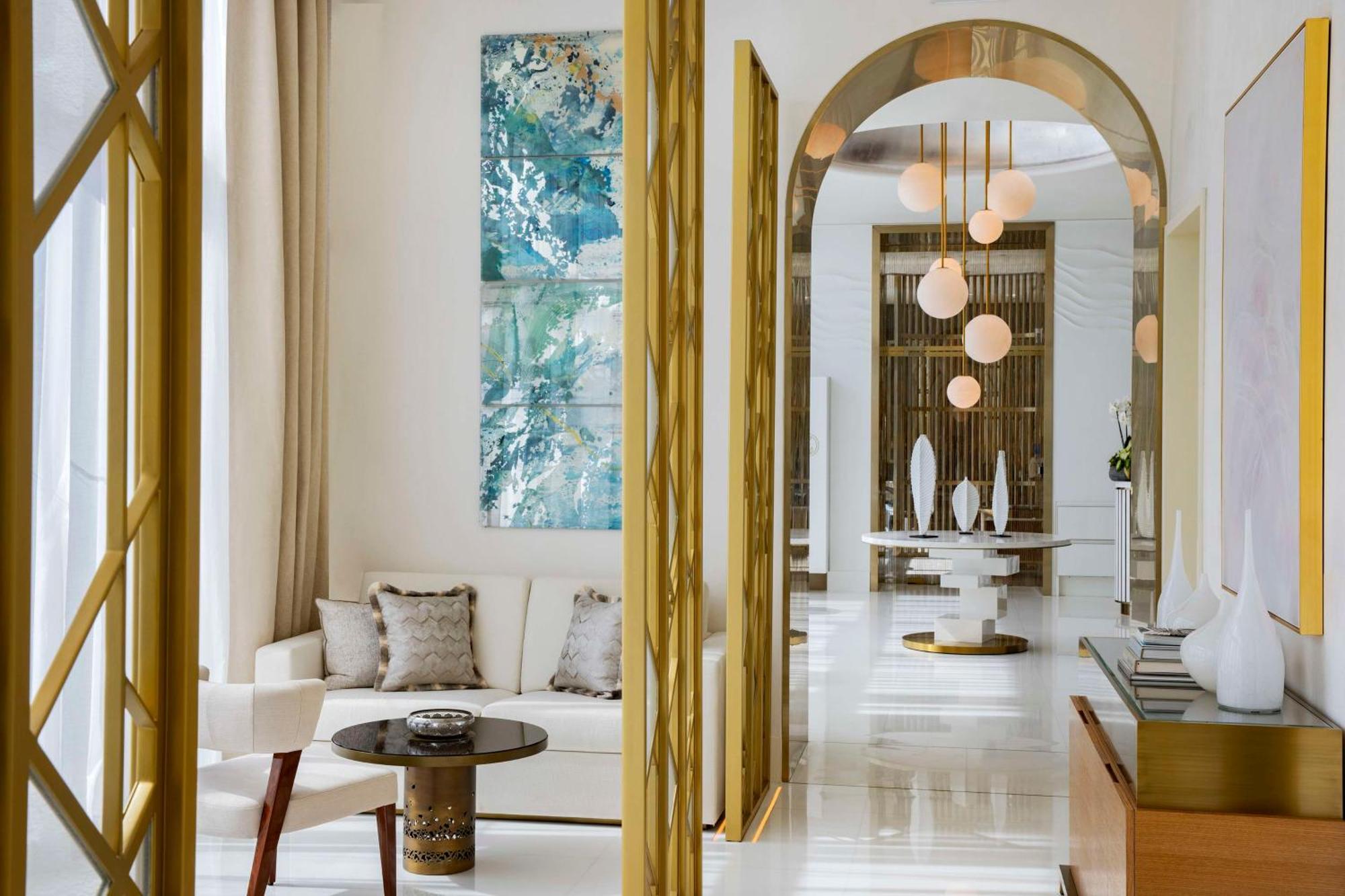 Waldorf Astoria Doha Lusail Exterior foto The interior of a suite at the hotel