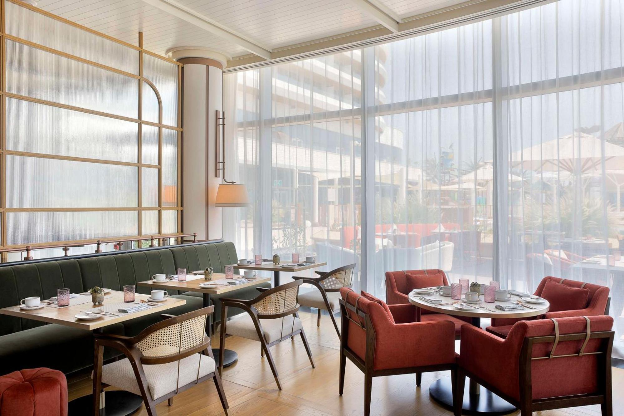 Waldorf Astoria Doha Lusail Exterior foto The interior of the restaurant