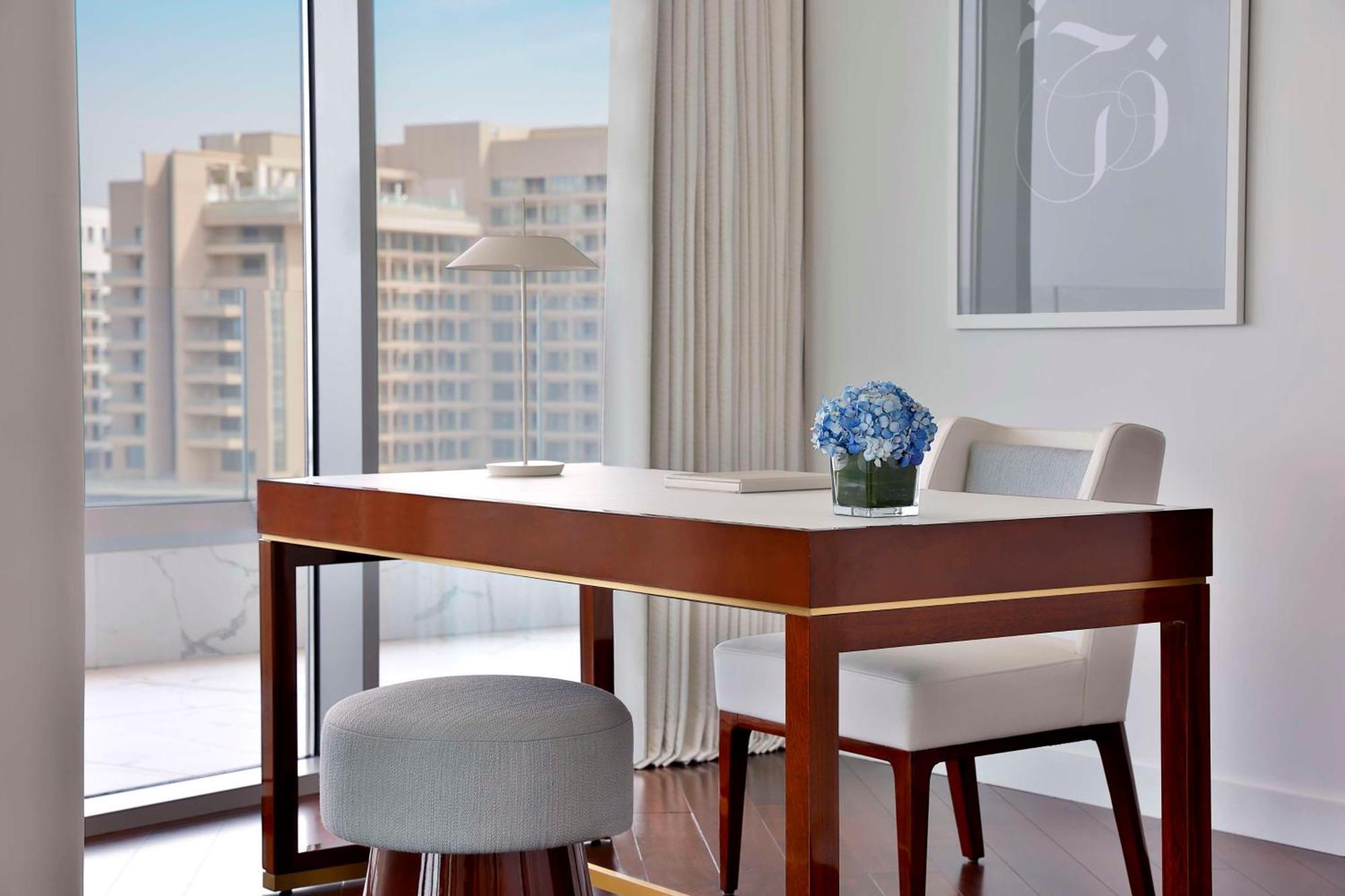 Waldorf Astoria Doha Lusail Exterior foto A dining room at the Ritz-Carlton, Tel Aviv