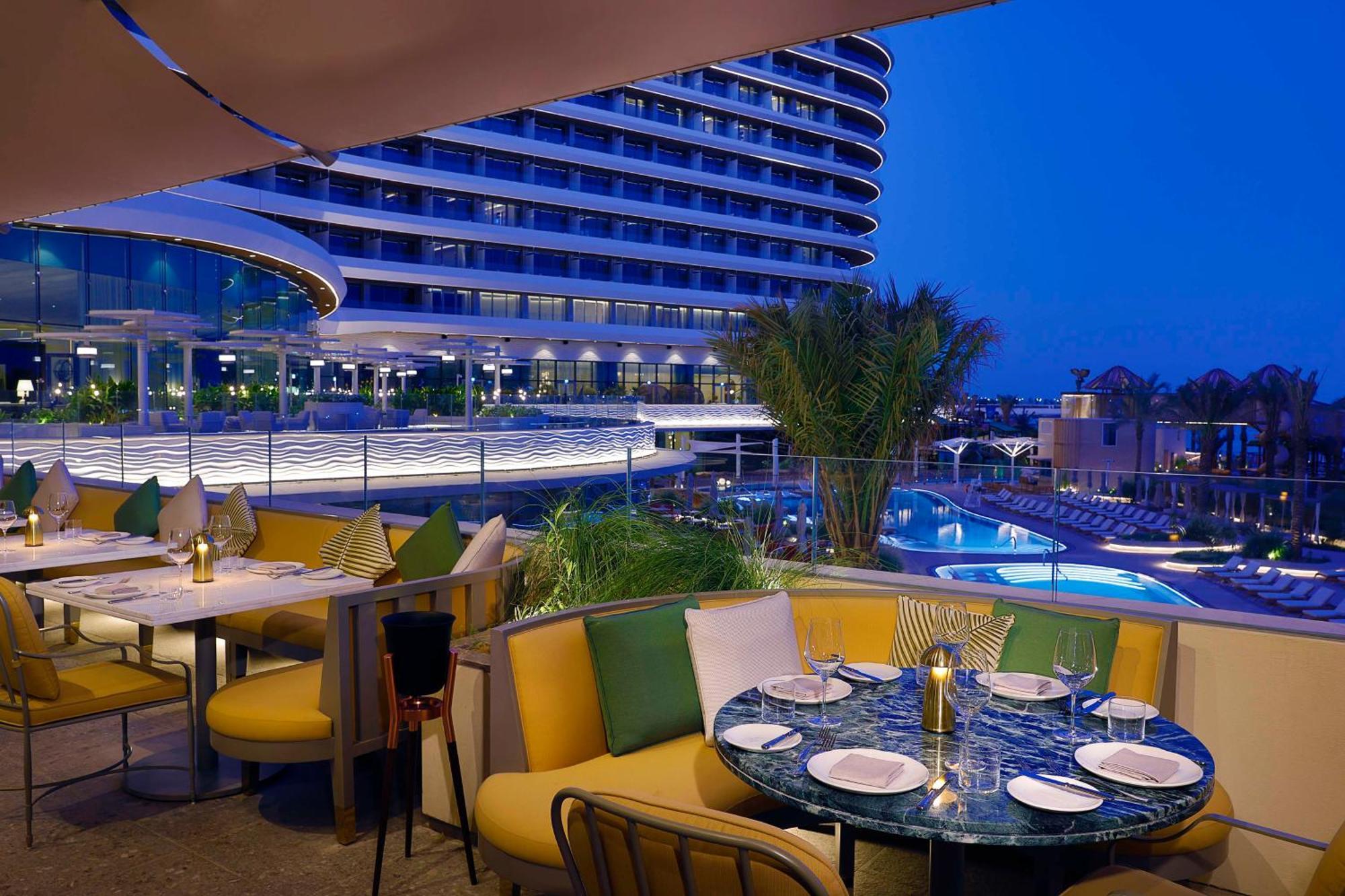Waldorf Astoria Doha Lusail Exterior foto The Westin Dubai